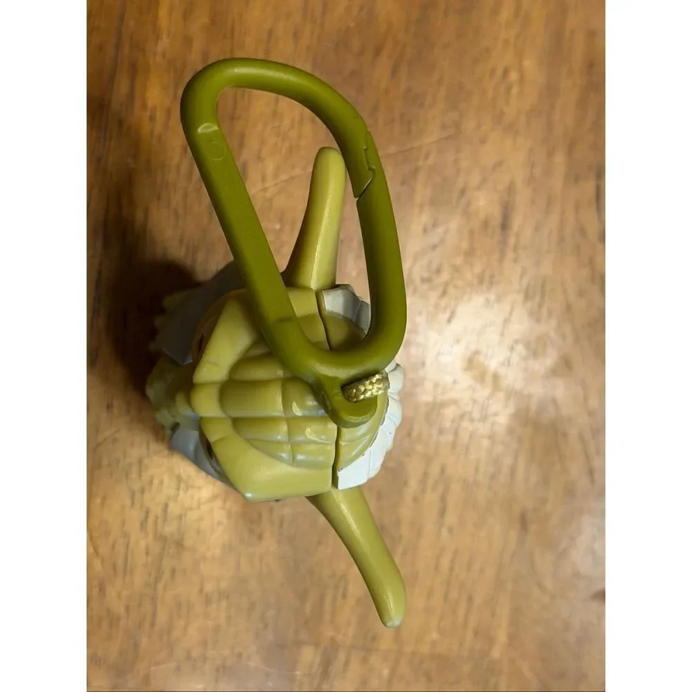 McDonald's Star Wars Yoda Happy Meal toy keychain (7391)